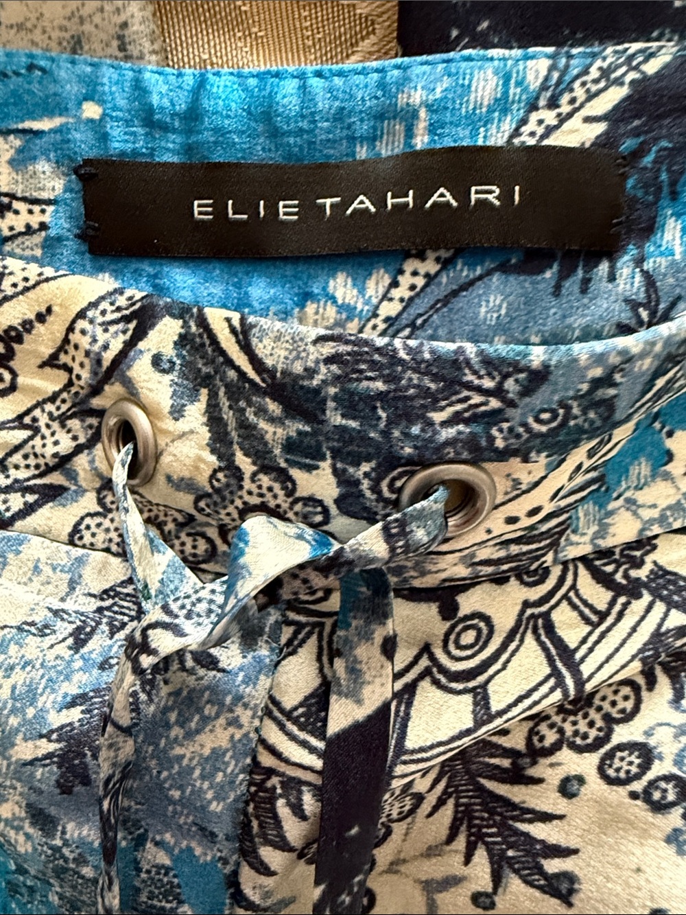 Elie Tahari Blue and White Printed Wrap-Front Maxi Pants 100% Silk Size S - Picture 8 of 10